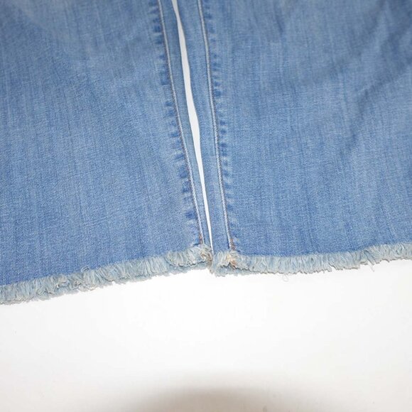 Chico's Women's So Slimming Girlfriend Slim Crop Jeans NWT Size 2.5 / 14 Stretch - Picture 2 of 10